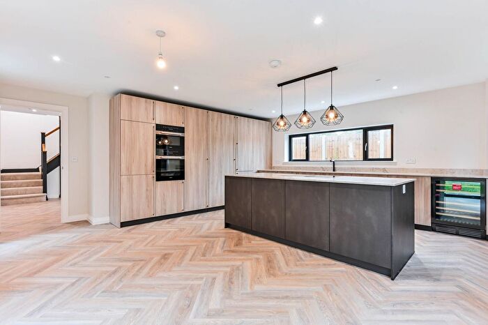 4 Bedroom Detached House To Rent In , Old Woking, Woking, GU22