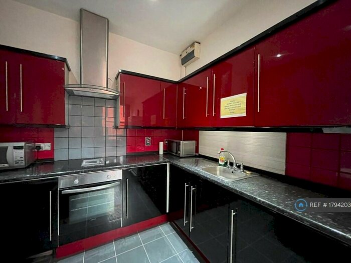 3 Bedroom Maisonette To Rent In Chesterfield Road, Sheffield, S8