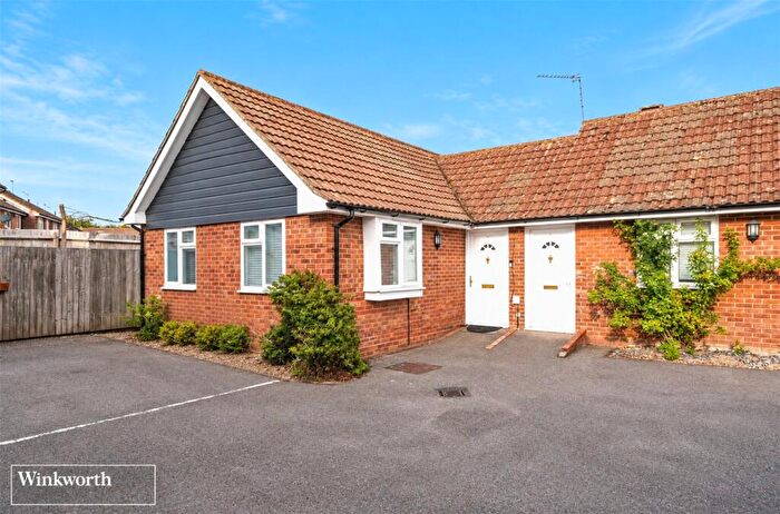 2 Bedroom Bungalow For Sale In Harrison Place, Flaxfield Road, Basingstoke, Hampshire, RG21