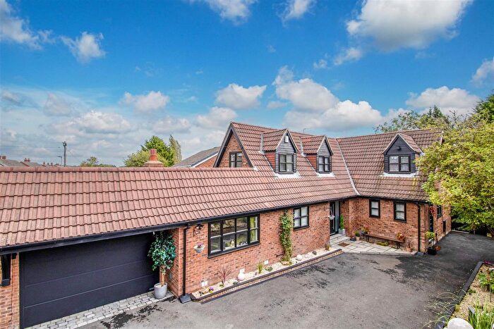 5 Bedroom Detached House For Sale In Sunnydale Park, Ossett, WF5