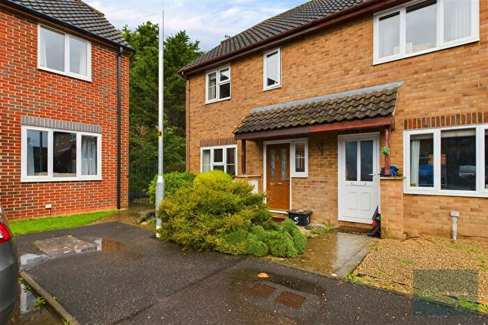 3 Bedroom Terraced House For Sale In The Orchard, Trowbridge, BA14