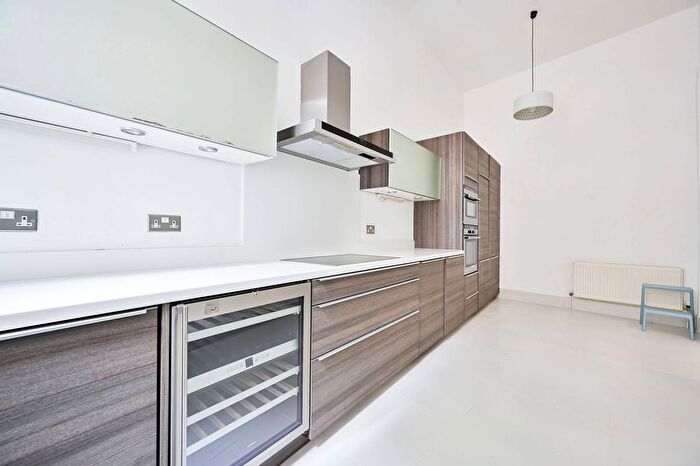 3 Bedroom Flat For Sale In Old Brompton Road, South Kensington, London, SW5