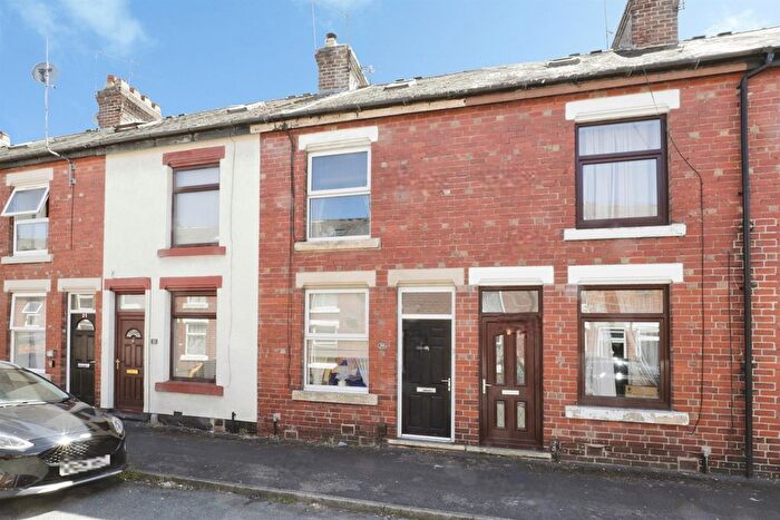 2 Bedroom Terraced House For Sale In Avenue Grove, Harrogate, HG2
