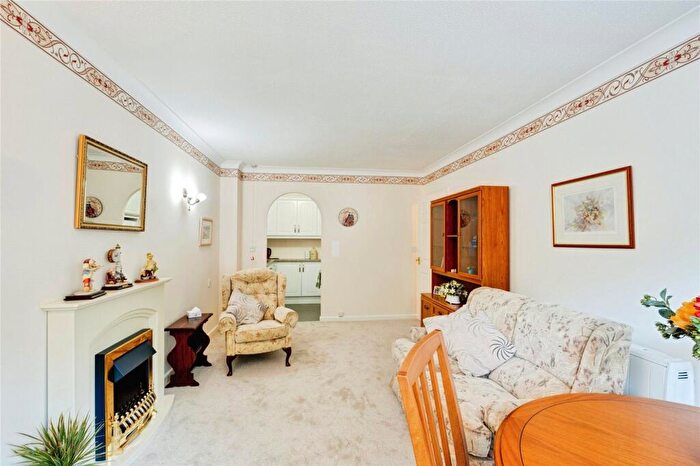1 Bedroom Apartment For Sale In Homecorfe House, Broadstone, BH18