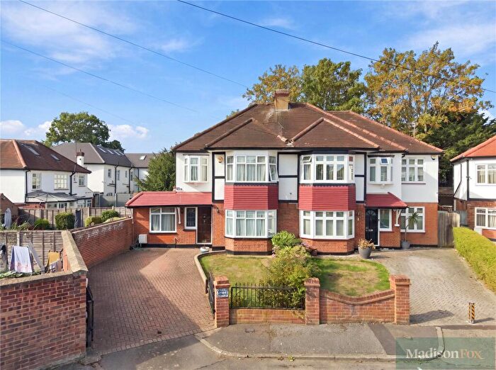 4 Bedroom Semi-Detached House For Sale In Oakhurst Close, Walthamstow, Greater London, E17
