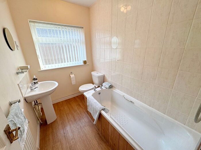 2 Bedroom Detached Bungalow For Sale In Elms View, Great Gonerby, Grantham, NG31