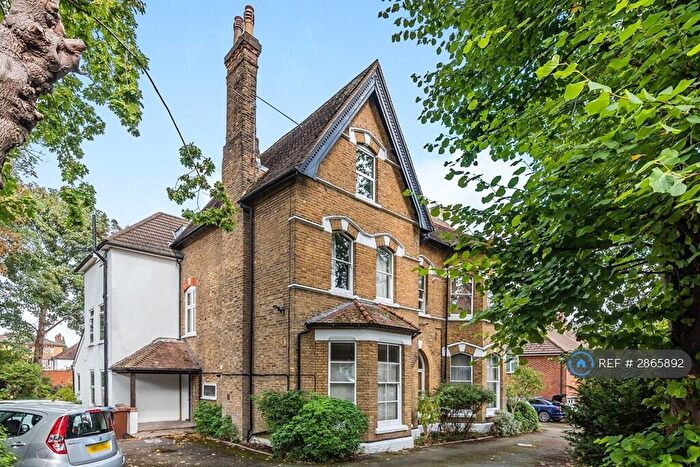 2 Bedroom Flat To Rent In Oakfield, Bromley, BR2