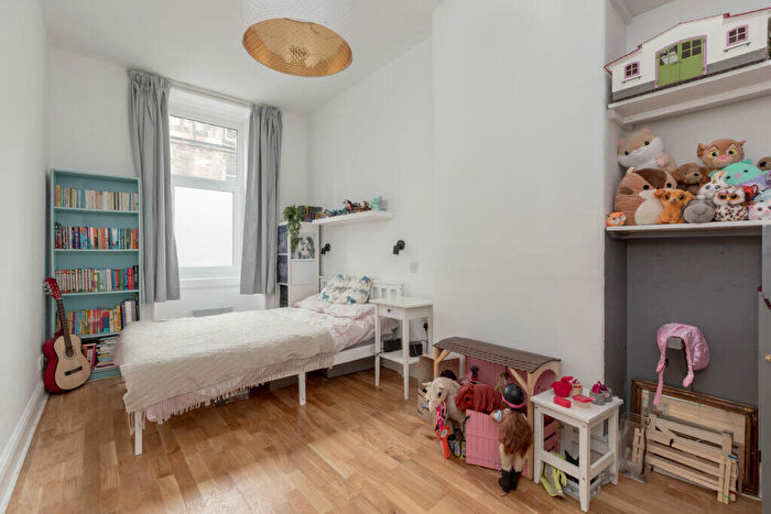 2 Bedroom Flat For Sale In Gf, Blackwood Crescent, Newington, EH9
