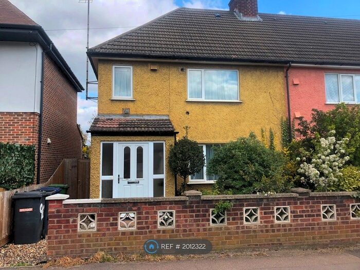 4 Bedroom Semi-Detached House To Rent In Elizabeth Way, Cambridge, CB4