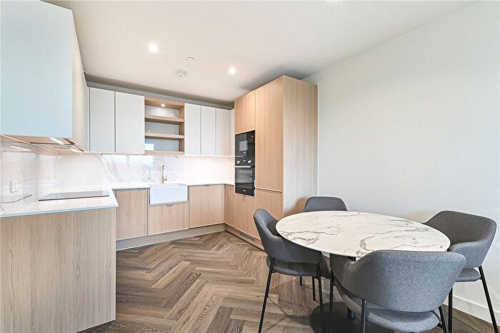 2 Bedroom Flat To Rent In Bower House, Hendon, NW9