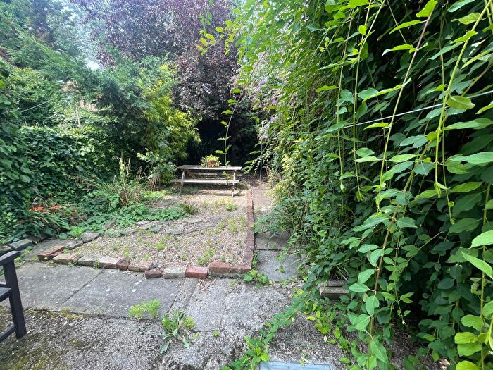1 Bedroom Flat To Rent In Lind Street, SE8