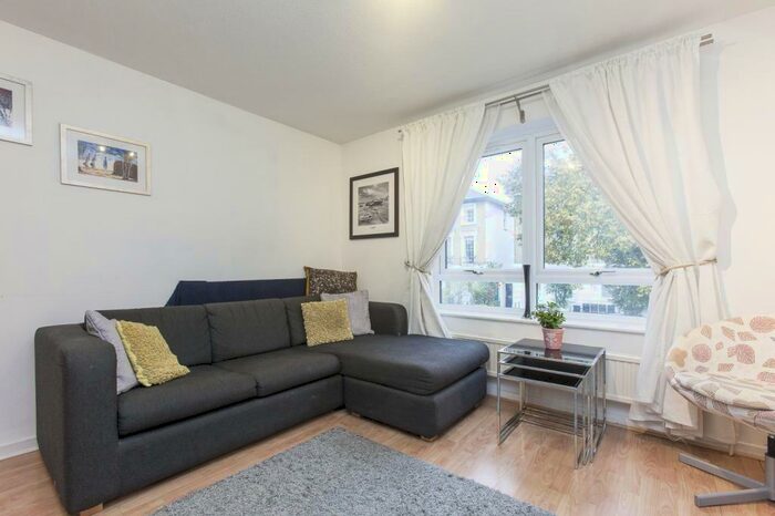 2 Bedroom Apartment To Rent In Thornhill Road, Barnsbury, N1