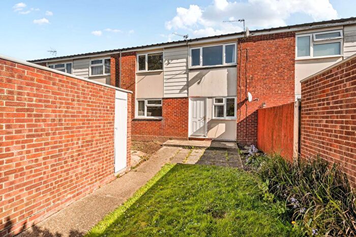 1 Bedroom Maisonette For Sale In Popley, Basingstoke, RG24