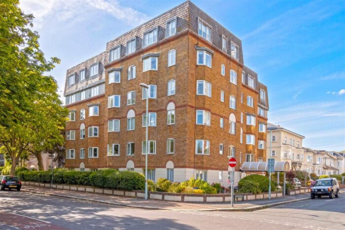 2 Bedroom Retirement Property To Rent In Gratwicke Road, Worthing, BN11