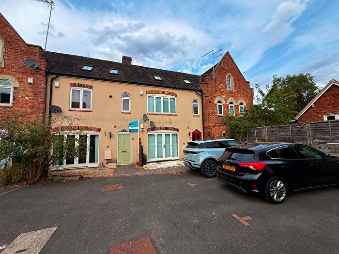 2 Bedroom Flat To Rent In Elisabeth Court, Leamington Spa, CV31