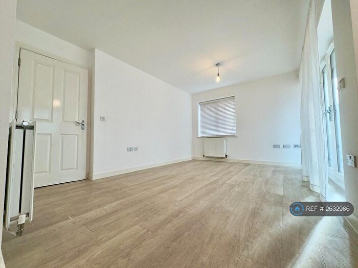 1 Bedroom Flat To Rent In Herdwick House, Whitehouse, Milton Keynes, MK8