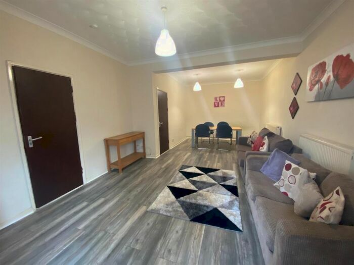 1 Bedroom Flat To Rent In Mansel Street, Swansea, SA1