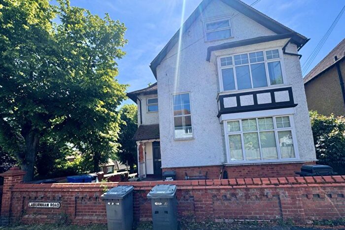 2 Bedroom Flat To Rent In Laburnham Road, Maidenhead, SL6