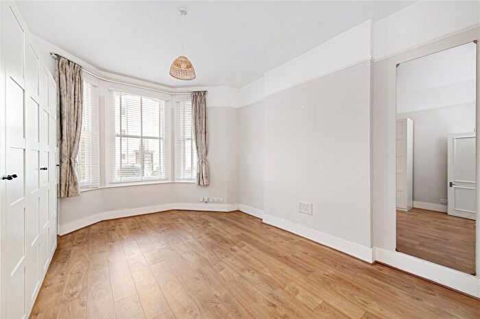 2 Bedroom Apartment To Rent In Malwood Road, Clapham South, SW12