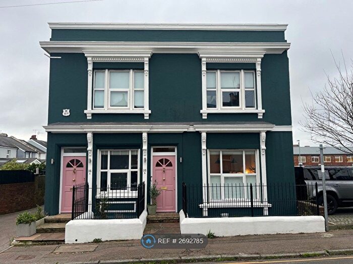 1 Bedroom Flat To Rent In John Street, Tunbridge Wells, TN4