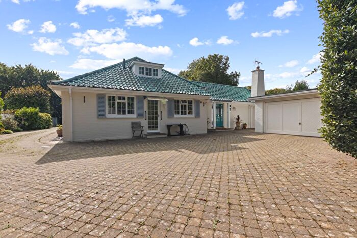 4 Bedroom Detached Bungalow For Sale In The Drive, Aldwick, Bognor Regis, West Sussex, PO21