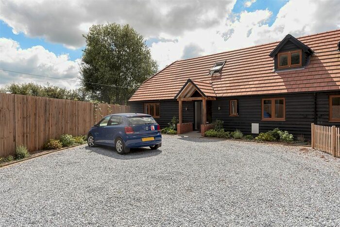 4 Bedroom Semi-Detached House For Sale In Bayeux Oaks Road, Kimpton, SG4