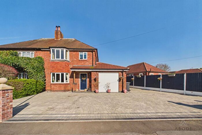 3 Bedroom Semi-Detached House For Sale In Essex Road, Burton-On-Trent, DE15