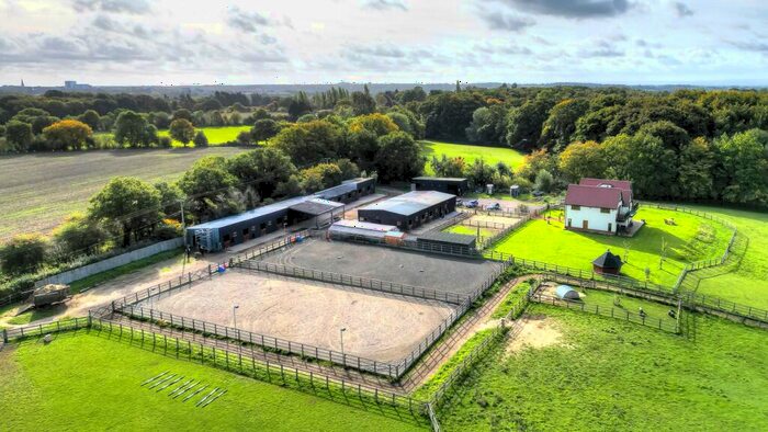 4 Bedroom Detached House For Sale In Sandpit Lane, Brentwood, CM14