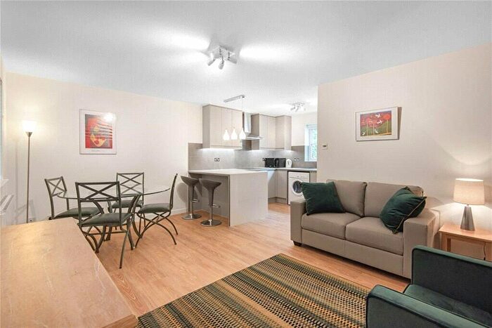 2 Bedroom Apartment To Rent In John Garne Way, Oxford, OX3