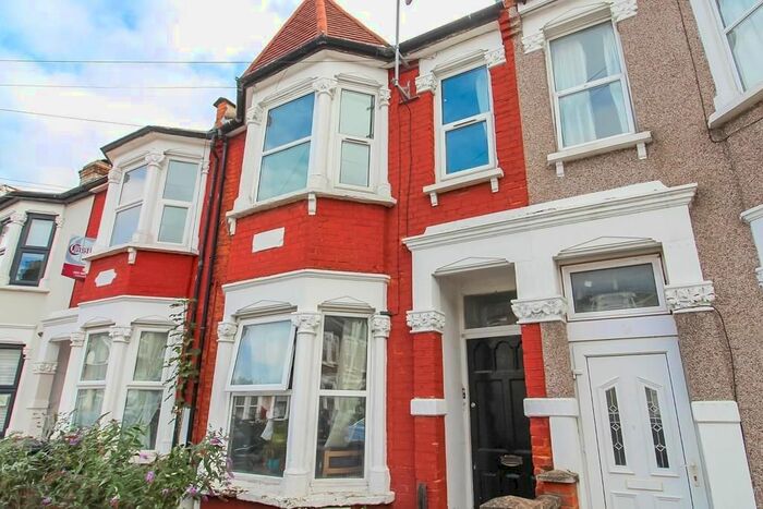 3 Bedroom Flat To Rent In Arnold Road, Philip Lane, London, N15