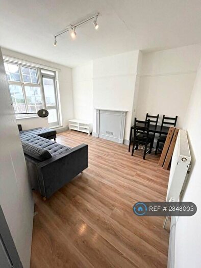 4 Bedroom Maisonette To Rent In Wellington Hill West, Bristol, BS9