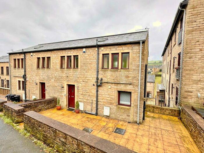 Houses to rent in Marsden, HD7, West Yorkshire