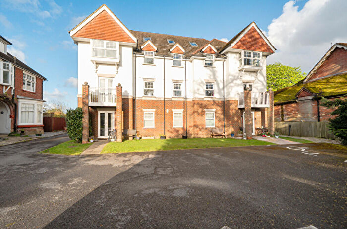 2 Bedroom Flat For Sale In Hursley Road, Chandler's Ford, Eastleigh, Hampshire, SO53