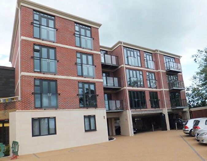 2 Bedroom Flat To Rent In South Park, Sevenoaks, TN13
