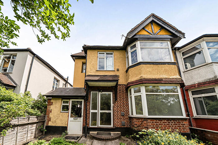 5 Bedroom End Of Terrace House For Sale In Waverley Gardens, Hanger Hill, London, NW10