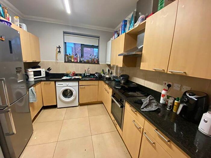 6 Bedroom Semi-Detached House To Rent In Arthur Avenue, Nottingham, NG7