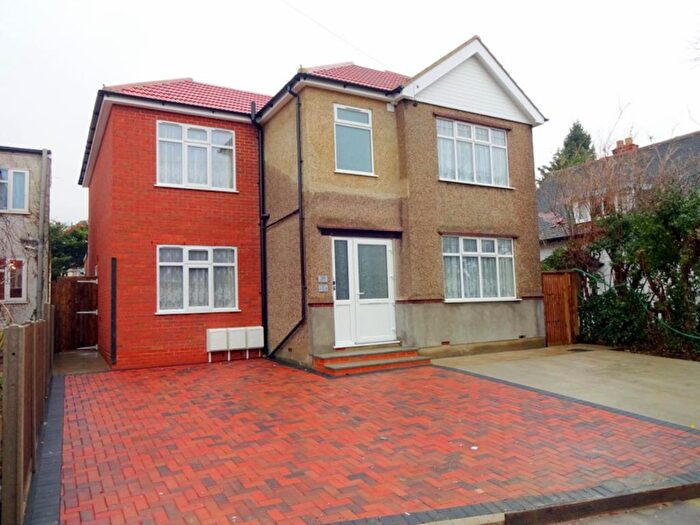 2 Bedroom Ground Maisonette To Rent In The Meadow Way, Harow Weald, HA3