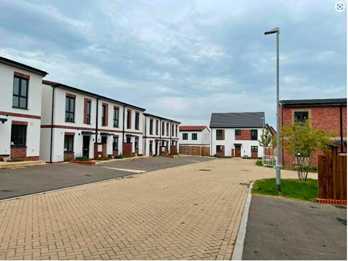 3 Bedroom End Of Terrace House To Rent In Old Oak Close, Grantham, Lincolnshire, NG31