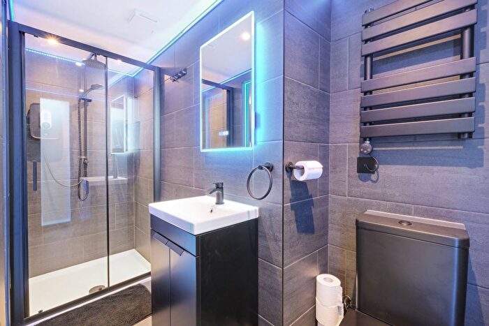 1 Bedroom Cottage To Rent In Stanley Avenue, Greenford, UB6