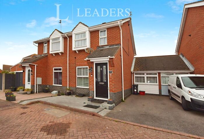 3 Bedroom Semi Detached House To Rent In Worthing Mews, CO15