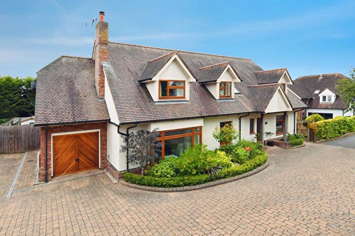 5 Bedroom Detached House For Sale In The Old Orchard, Howe Green, Chelmsford, CM2