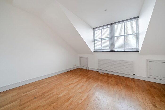 1 Bedroom Flat For Sale In Brondesbury Road, Queens Park, London, NW6