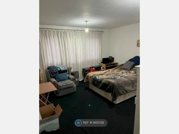 2 Bedroom Flat To Rent In Ash Road, London, E15