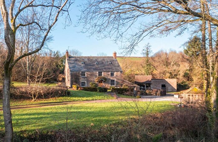 4 Bedroom House For Sale In Little Llanthomas, Penyclawdd, NP25