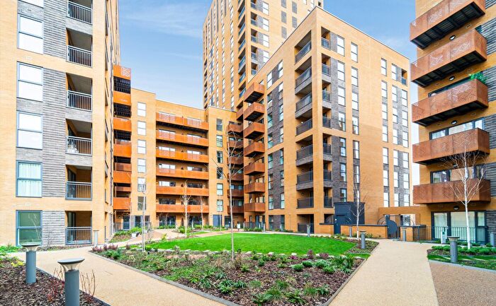 1 Bedroom Flat To Rent In East Acton Lane, Acton, W3