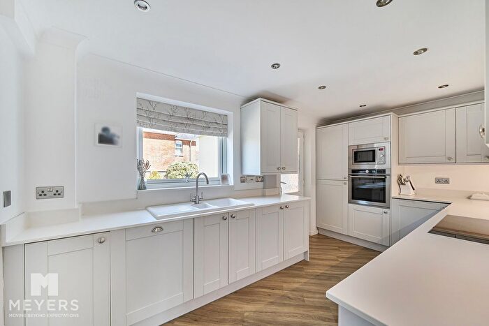 5 Bedroom Detached House For Sale In Blandford Road, Sturminster Marshall, BH21