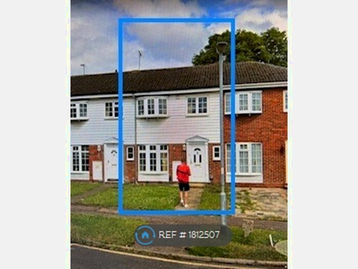 3 Bedroom Terraced House To Rent In Whitehouse Avenue, Borehamwood, WD6