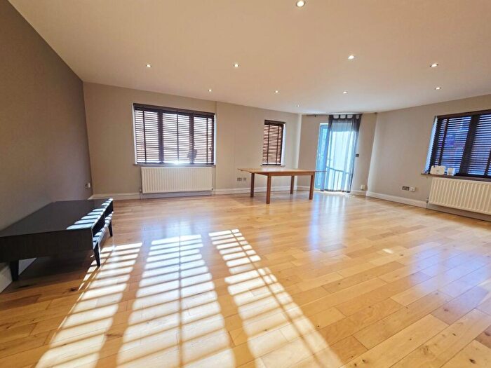2 Bedroom Flat To Rent In Ferdinand Street, Camden, NW1