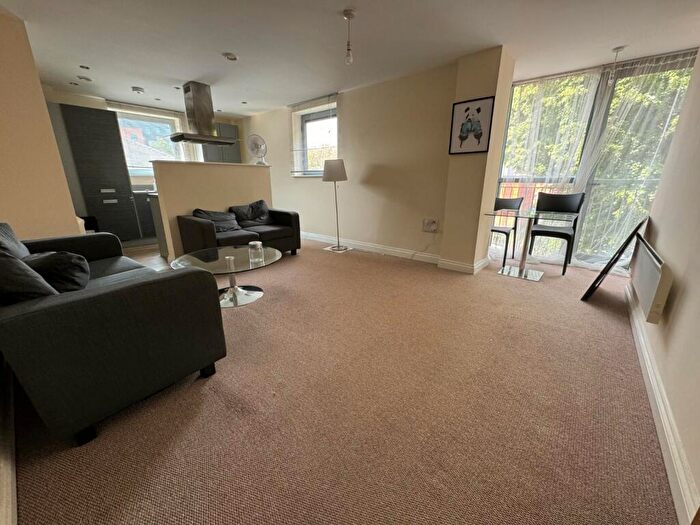 2 Bedroom Flat To Rent In Canal Street, Nottingham, Nottinghamshire, NG1