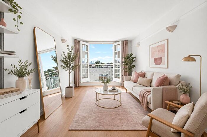 2 Bedroom Apartment To Rent In Strand Building, Urswick Road, Hackney, E9